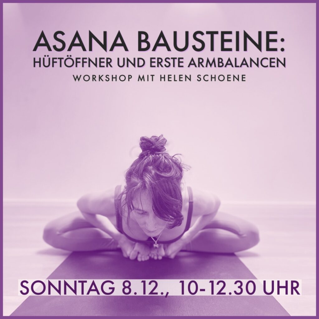 Helen Schoene, Yogalehrerin in Buddha Konasana